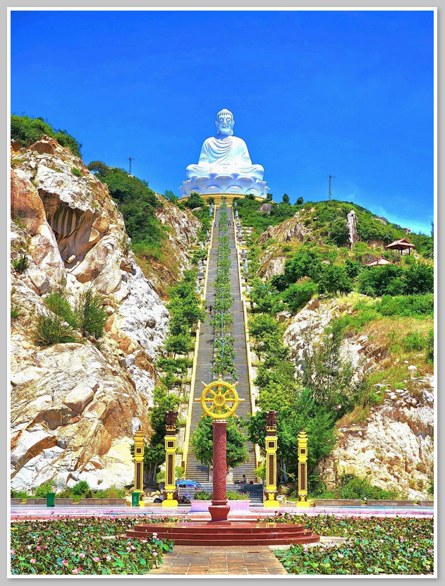 Hình ảnh tượng phật cao nhất Đông Nam Á ở chùa Ông Núi